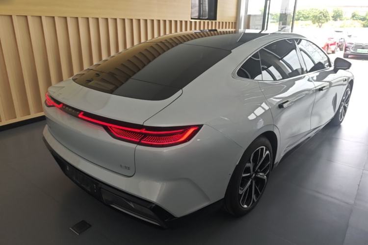 Used Geely Galaxy E8 2025 700 km Long-Range Intelligent Driving Version Rear Right 45 Deg