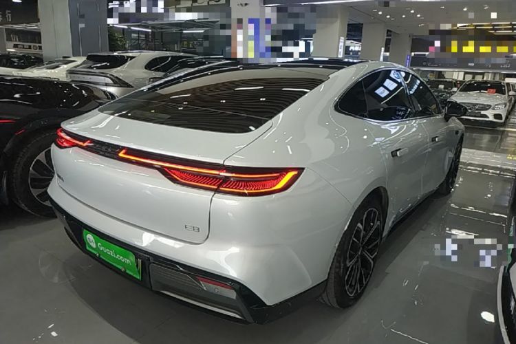 Used Geely Galaxy E8 2025 700 km Long-Range Intelligent Driving Version Rear Right 45 Deg