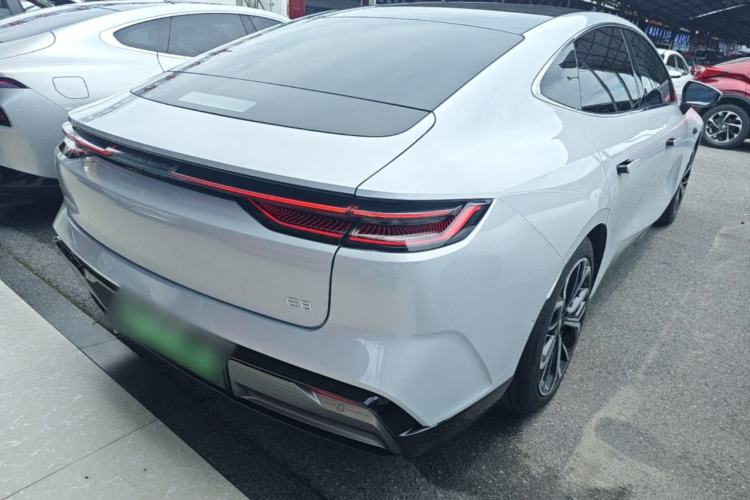 Used Geely Galaxy E8 2025 700 km Long-Range Intelligent Driving Version Rear Right 45 Deg