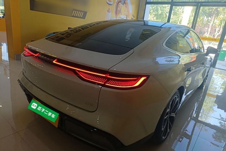 Used Geely Galaxy E8 2025 700 km Long-Range Intelligent Driving Version Rear Right 45 Deg