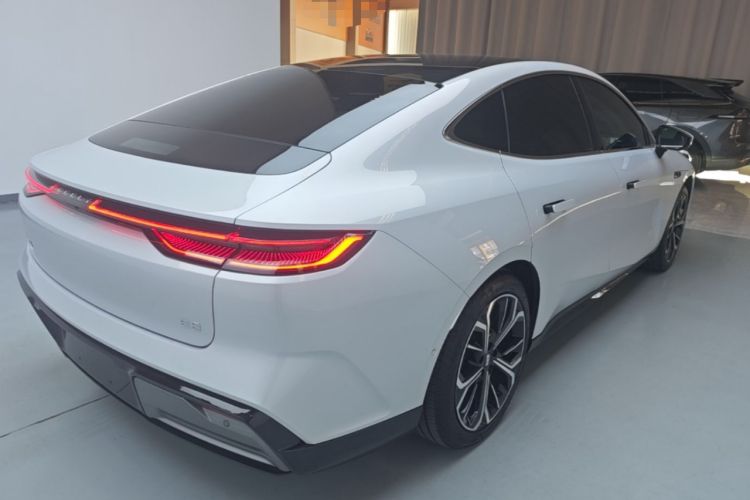 Used Geely Galaxy E8 2025 700 km Long-Range Intelligent Driving Version Rear Right 45 Deg