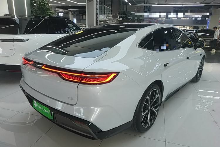 Used Geely Galaxy E8 2025 700 km Long-Range Intelligent Driving Version Rear Right 45 Deg
