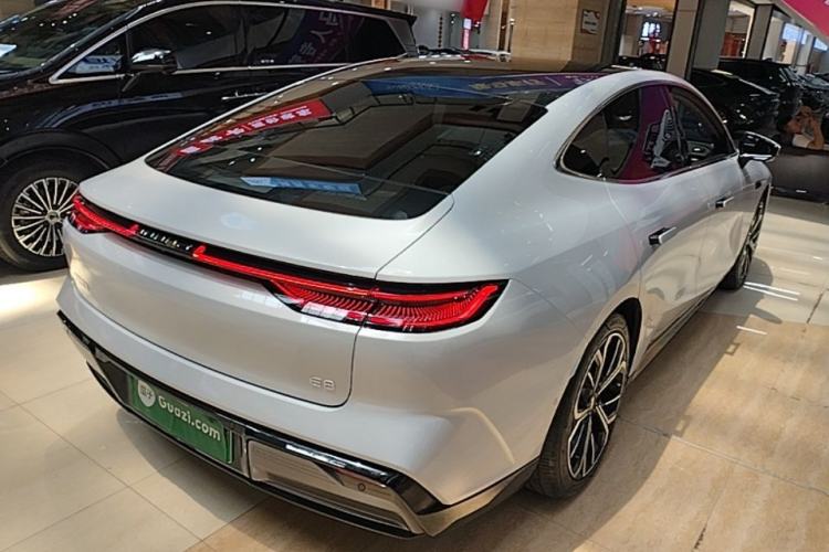 Used Geely Galaxy E8 2025 700 km Long-Range Intelligent Driving Version Rear Right 45 Deg