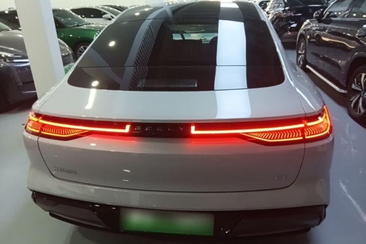 Used Geely Galaxy E8 2025 700 km Long-Range Intelligent Driving Version Rear