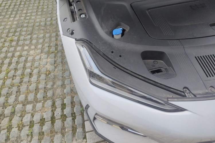 Used Geely Galaxy E8 2025 700 km Long-Range Intelligent Driving Version Right Front Headlight