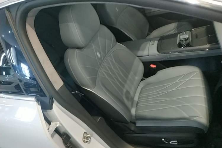 Used Geely Galaxy E8 2025 700 km Long-Range Intelligent Driving Version Right Front Seat