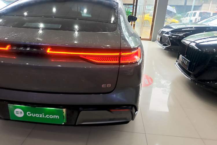 Used Geely Galaxy E8 2025 Model—610km Prestige Version Right Rear Taillight
