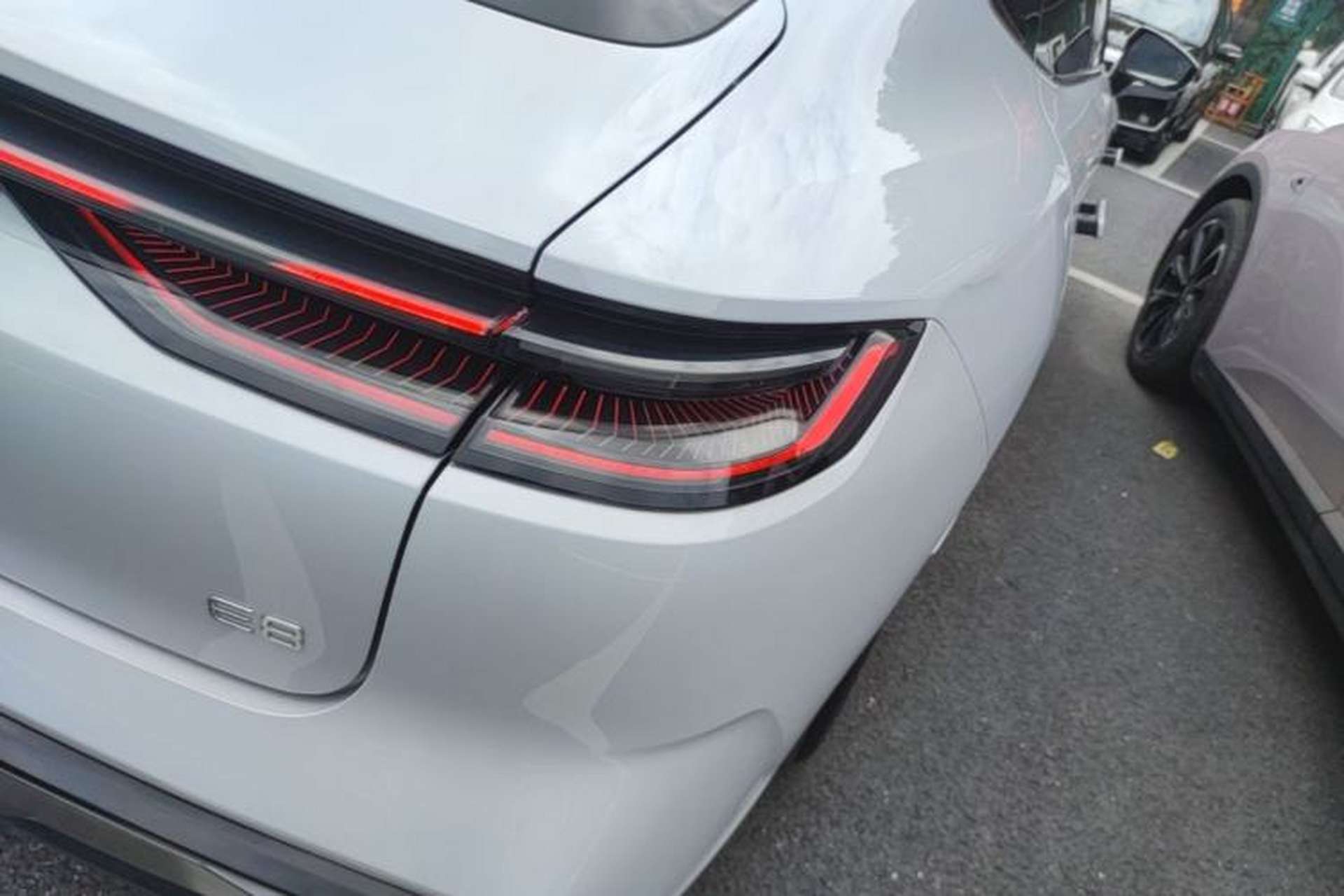 Used Geely Galaxy E8 2025 700 km Long-Range Intelligent Driving Version Right Rear Taillight