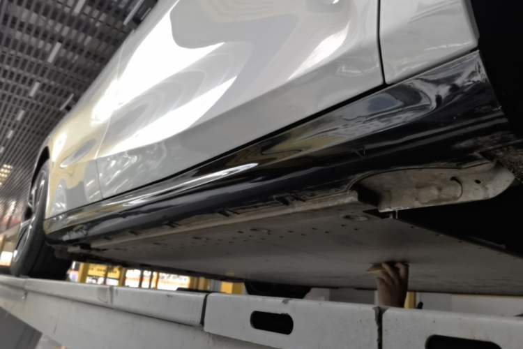 Used Geely Galaxy E8 2025 700 km Long-Range Intelligent Driving Version Right Side Sill