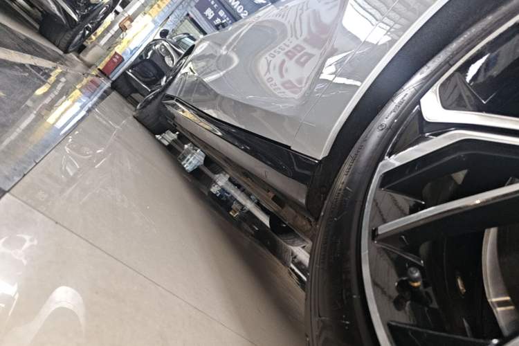 Used Geely Galaxy E8 2025 700 km Long-Range Intelligent Driving Version Right Side Sill