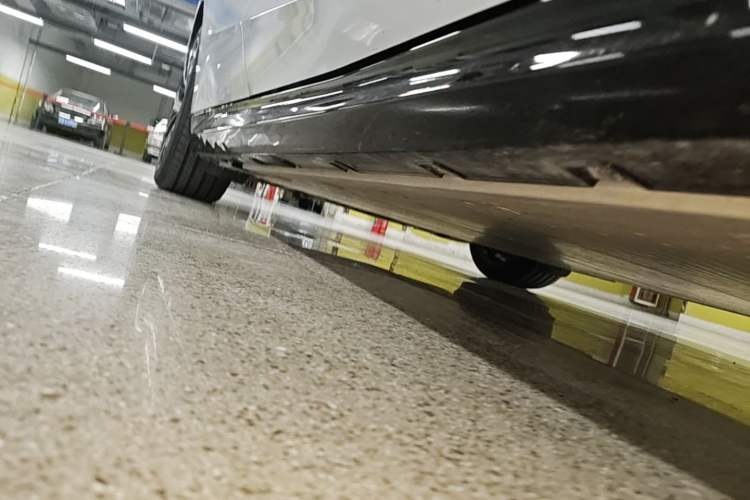 Used Geely Galaxy E8 2025 700 km Long-Range Intelligent Driving Version Right Side Sill