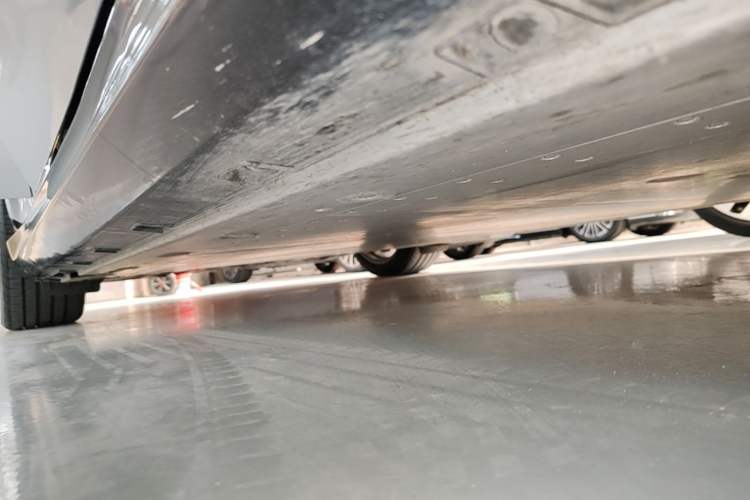 Used Geely Galaxy E8 2025 700 km Long-Range Intelligent Driving Version Right Side Sill