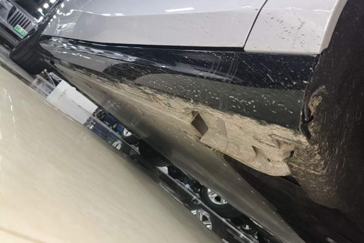 Used Geely Galaxy E8 2025 700 km Long-Range Intelligent Driving Version Right Side Sill