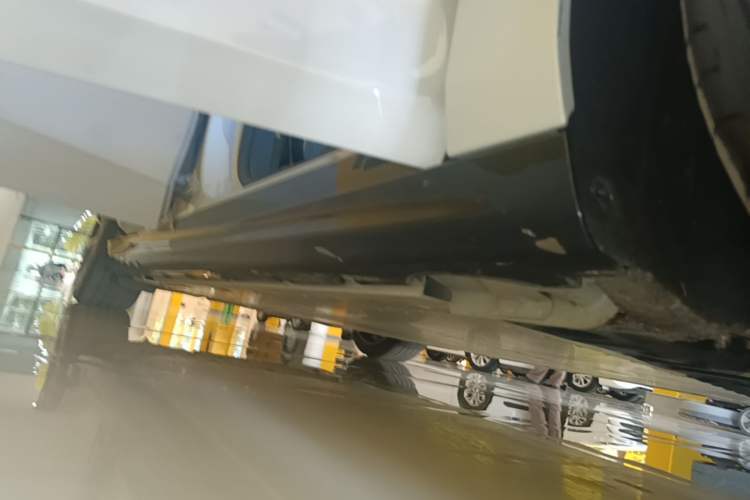Used Geely Galaxy E8 2025 700 km Long-Range Intelligent Driving Version Right Side Sill