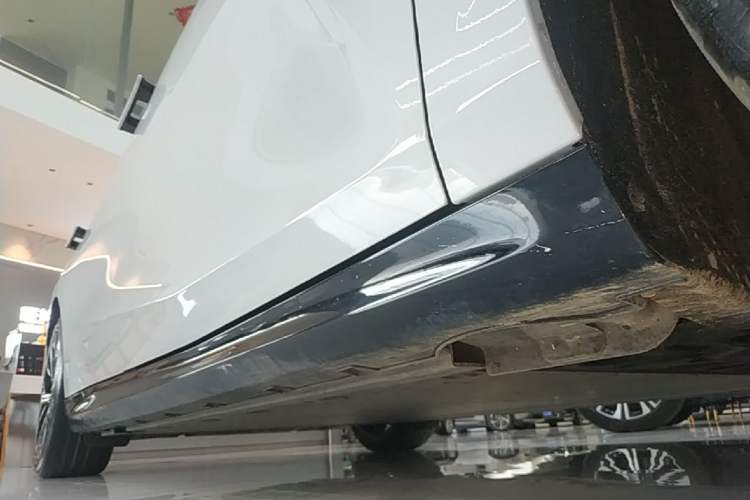Used Geely Galaxy E8 2025 700 km Long-Range Intelligent Driving Version Right Side Sill
