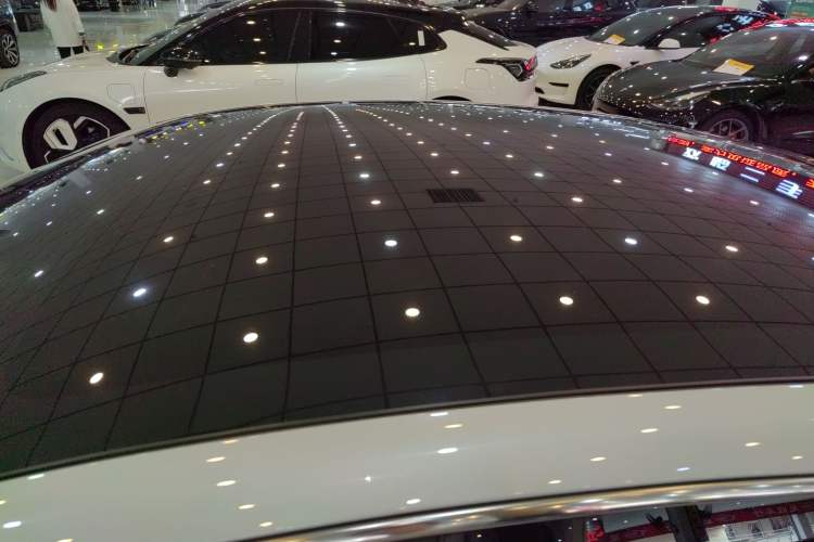 Used Geely Galaxy E8 2025 700 km Long-Range Intelligent Driving Version Roof