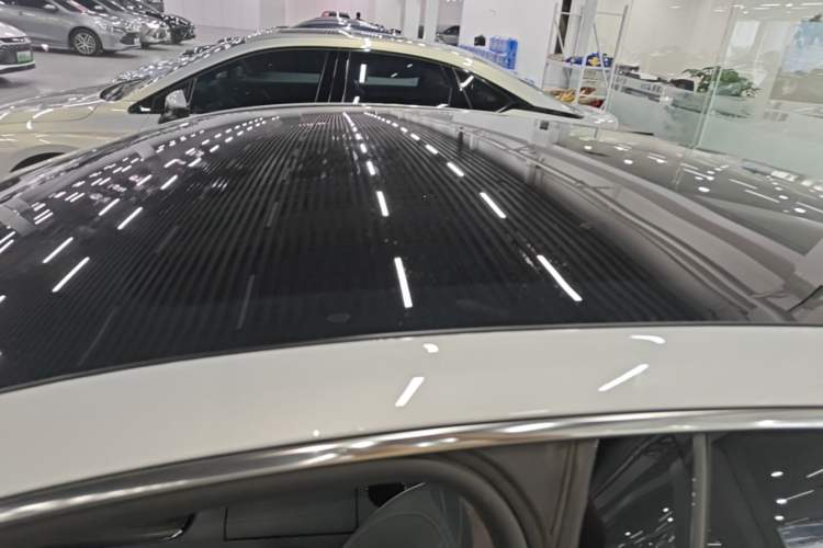 Used Geely Galaxy E8 2025 700 km Long-Range Intelligent Driving Version Roof