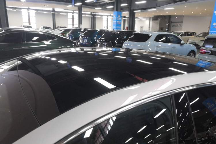 Used Geely Galaxy E8 2025 700 km Long-Range Intelligent Driving Version Roof