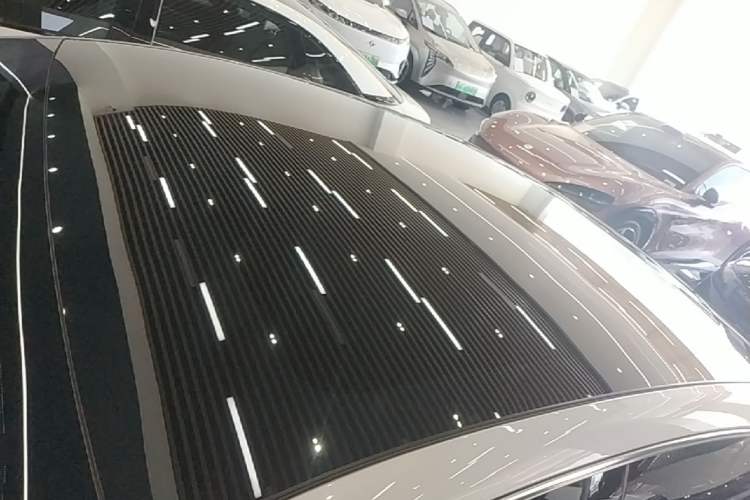 Used Geely Galaxy E8 2025 700 km Long-Range Intelligent Driving Version Roof