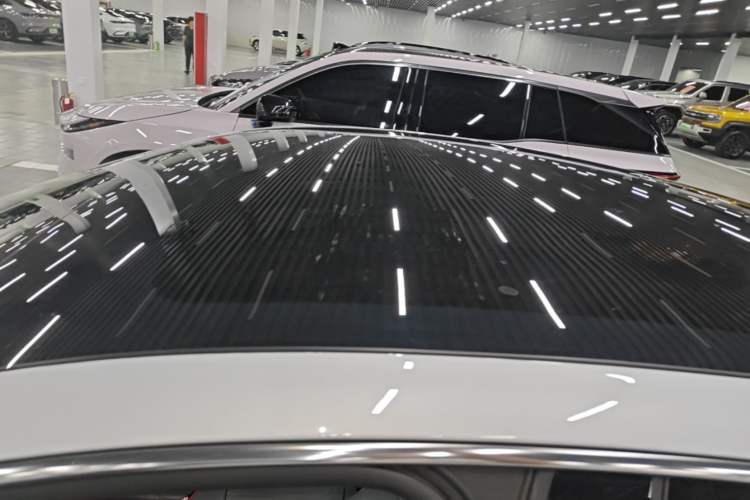 Used Geely Galaxy E8 2025 700 km Long-Range Intelligent Driving Version Roof