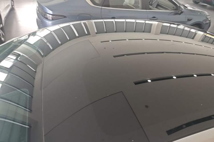 Used Geely Galaxy E8 2025 700 km Long-Range Intelligent Driving Version Roof