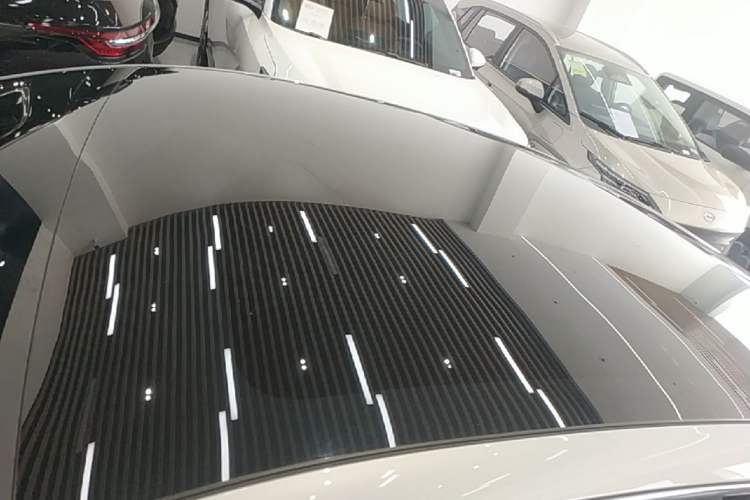 Used Geely Galaxy E8 2025 700 km Long-Range Intelligent Driving Version Roof