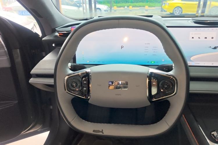 Used Geely Galaxy E8 2025 Model—610km Prestige Version Steering Wheel