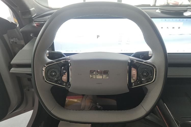 Used Geely Galaxy E8 2025 700 km Long-Range Intelligent Driving Version Steering Wheel