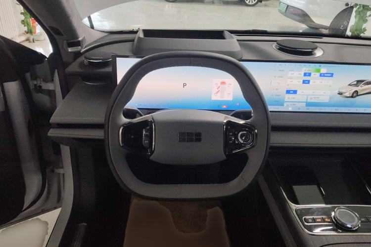 Used Geely Galaxy E8 2025 700 km Long-Range Intelligent Driving Version Steering Wheel