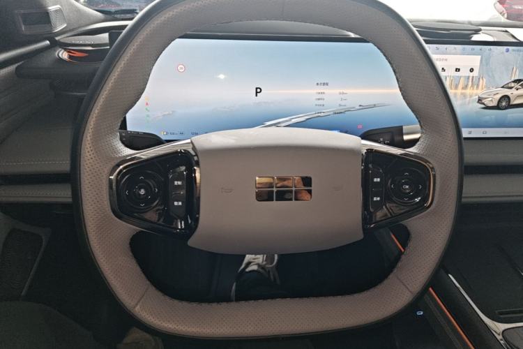 Used Geely Galaxy E8 2025 700 km Long-Range Intelligent Driving Version Steering Wheel