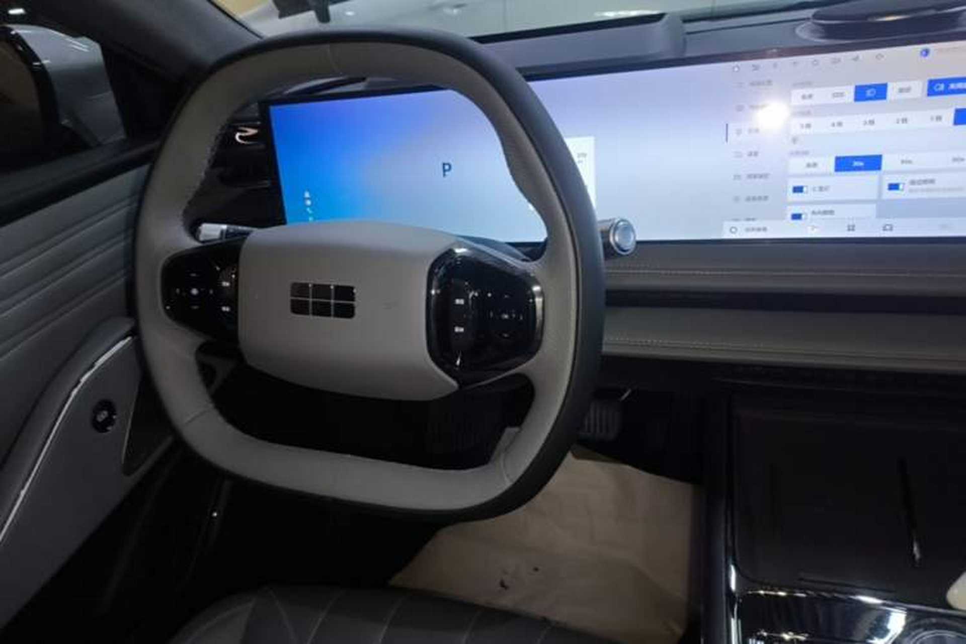 Used Geely Galaxy E8 2025 700 km Long-Range Intelligent Driving Version Steering Wheel