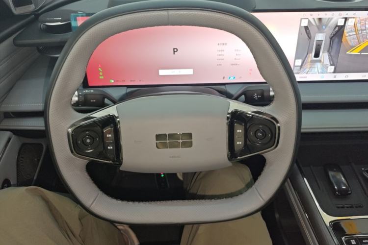 Used Geely Galaxy E8 2025 700 km Long-Range Intelligent Driving Version Steering Wheel