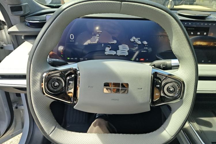 Used Geely Galaxy E8 2025 700 km Long-Range Intelligent Driving Version Steering Wheel