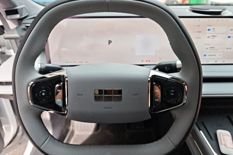 Used Geely Galaxy E8 2025 700 km Long-Range Intelligent Driving Version Steering Wheel