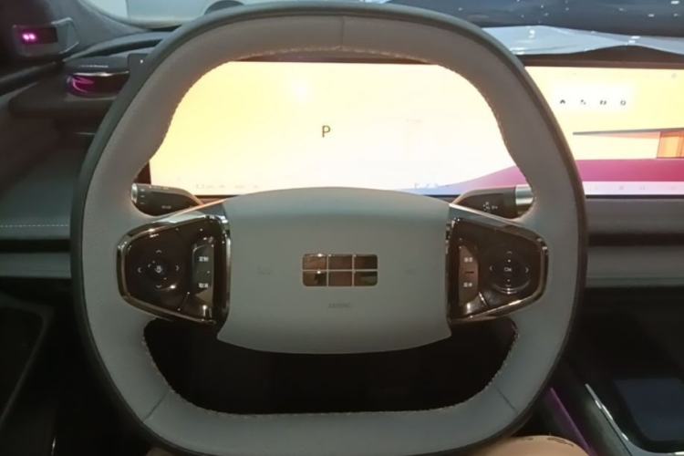 Used Geely Galaxy E8 2025 700 km Long-Range Intelligent Driving Version Steering Wheel