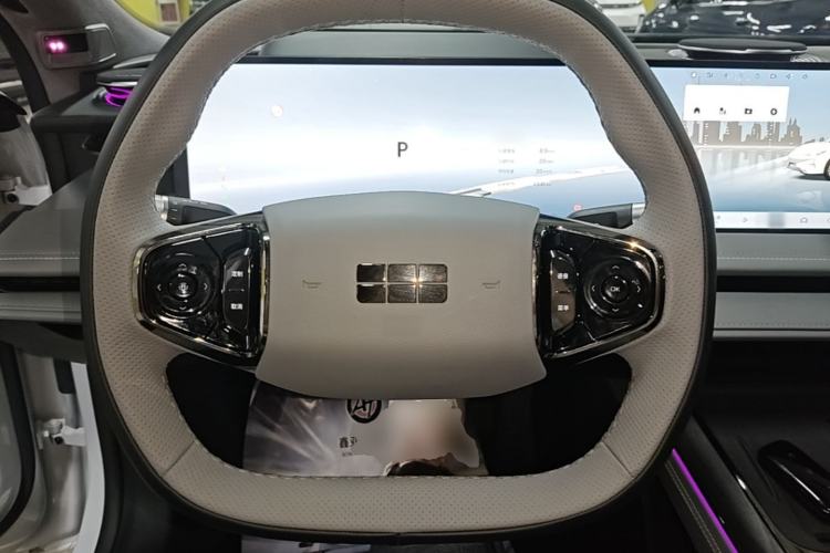 Used Geely Galaxy E8 2025 700 km Long-Range Intelligent Driving Version Steering Wheel