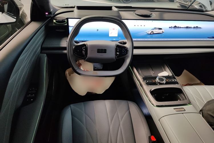 Used Geely Galaxy E8 2025 700 km Long-Range Intelligent Driving Version Steering Wheel