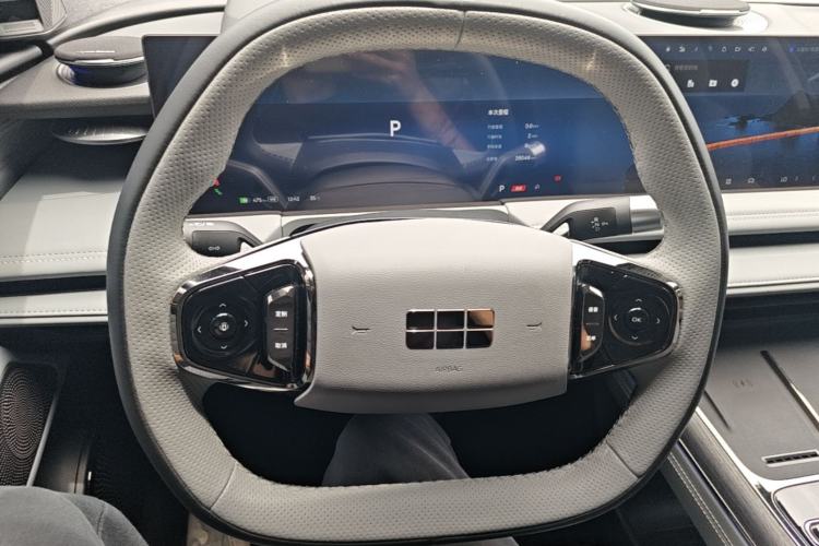 Used Geely Galaxy E8 2025 700 km Long-Range Intelligent Driving Version Steering Wheel