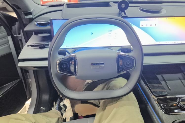 Used Geely Galaxy E8 2025 700 km Long-Range Intelligent Driving Version Steering Wheel