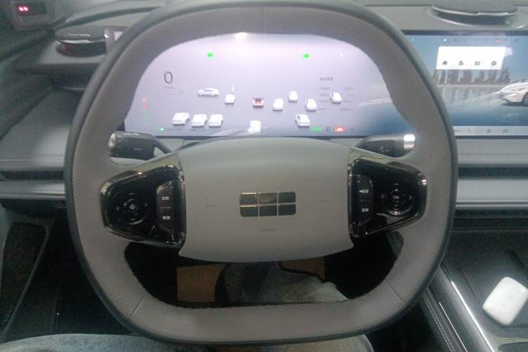 Used Geely Galaxy E8 2025 700 km Long-Range Intelligent Driving Version Steering Wheel