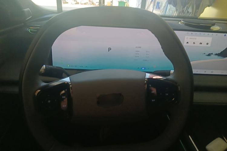 Used Geely Galaxy E8 2025 700 km Long-Range Intelligent Driving Version Steering Wheel