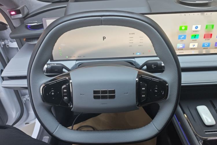 Used Geely Galaxy E8 2025 700 km Long-Range Intelligent Driving Version Steering Wheel