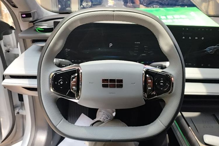 Used Geely Galaxy E8 2025 700 km Long-Range Intelligent Driving Version Steering Wheel