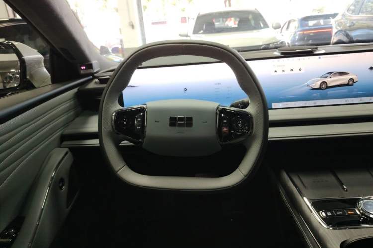 Used Geely Galaxy E8 2025 700 km Long-Range Intelligent Driving Version Steering Wheel