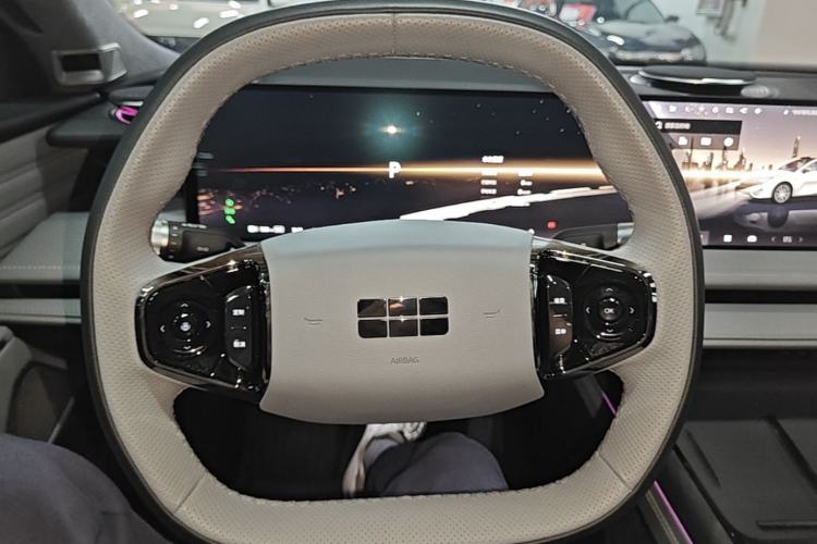 Used Geely Galaxy E8 2025 700 km Long-Range Intelligent Driving Version Steering Wheel