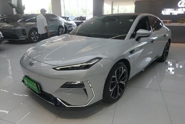 Used Geely Galaxy E8 2025 700 km Long-Range Intelligent Driving Version