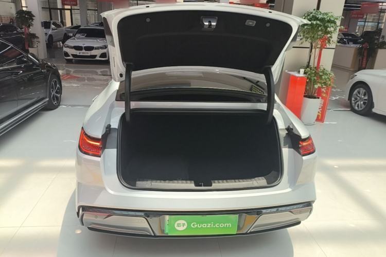 Used Geely Galaxy E8 2025 700 km Long-Range Intelligent Driving Version Trunk