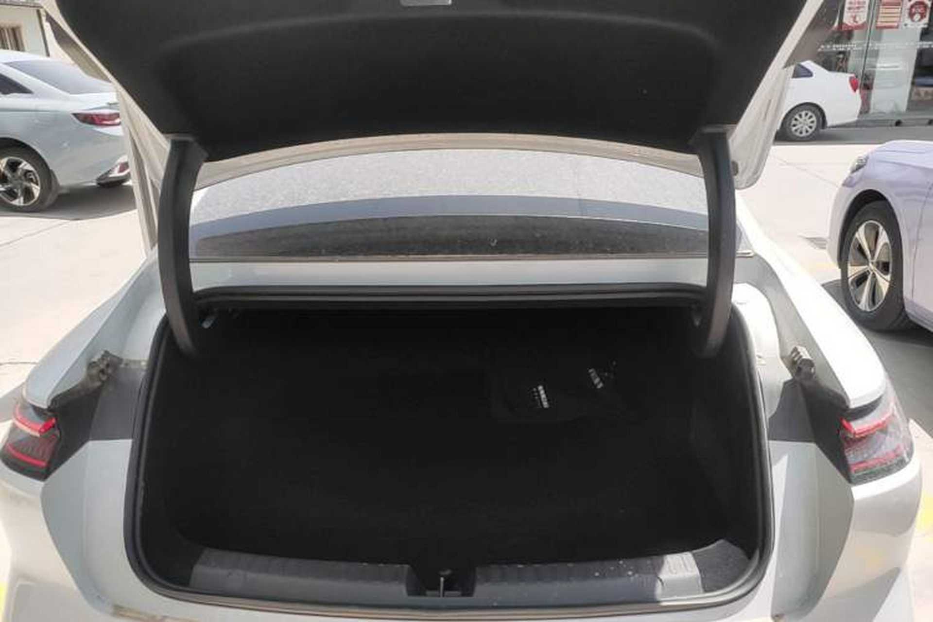 Used Geely Galaxy E8 2025 700 km Long-Range Intelligent Driving Version Trunk
