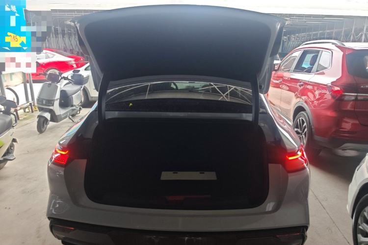 Used Geely Galaxy E8 2025 700 km Long-Range Intelligent Driving Version Trunk