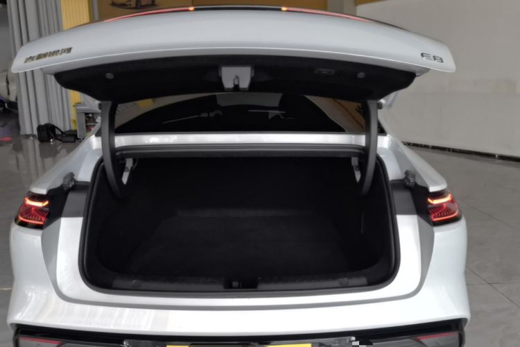 Used Geely Galaxy E8 2025 700 km Long-Range Intelligent Driving Version Trunk